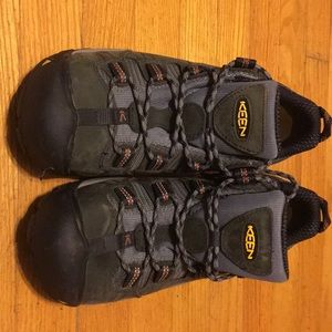 Men’s size 8 Steel toe work shoes